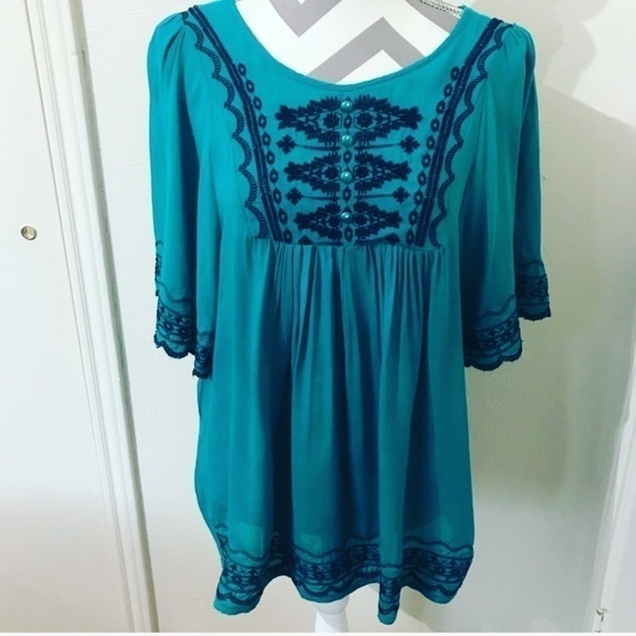 Urban Mango Boho Embroidered Top Size Small - Picture 3 of 9